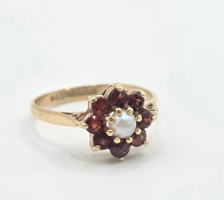 Vintage: 9ct Yellow Gold Garnet & Pearl Daisy Ring — From 1969