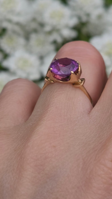 Vintage: 9ct Yellow Gold Purple Sapphire Ring