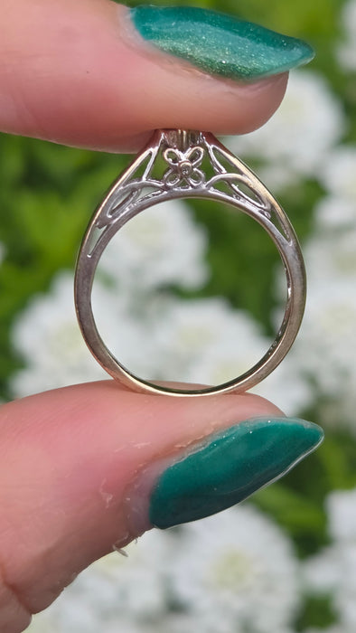 0606 Vintage: 9ct Yellow & White Gold Round Cut Natural Diamond Solitaire Ring