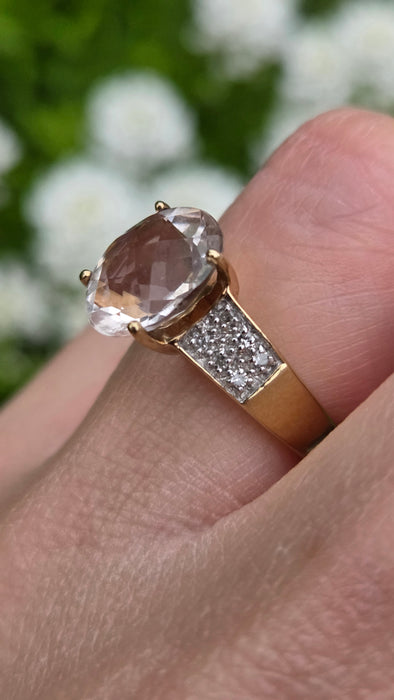 0537 Vintage: 9ct Yellow Gold Oval Morganite & Natural Diamond Ring