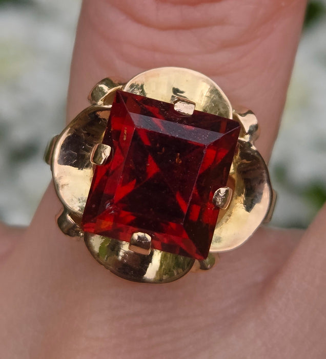 0294: Vintage: Rare 18ct Gold Large Princess Cut Orange Garnet Statement Ring