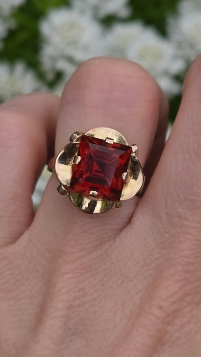 0294: Vintage: Rare 18ct Gold Large Princess Cut Orange Garnet Statement Ring