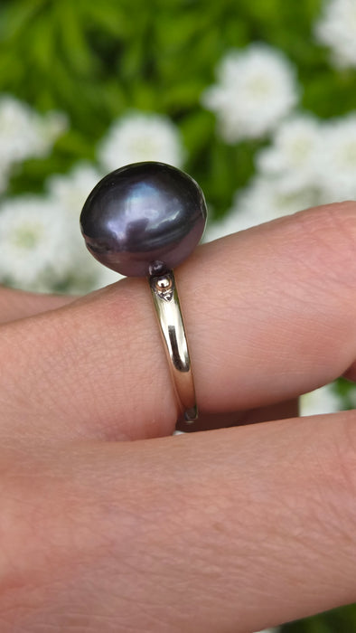 Vintage: 18ct White Gold  Large Tahitian Pearl Ring