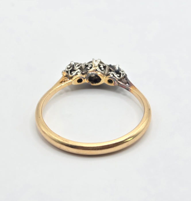 Vintage: 18ct Yellow Gold & Platinum Natural Diamond Trilogy Ring