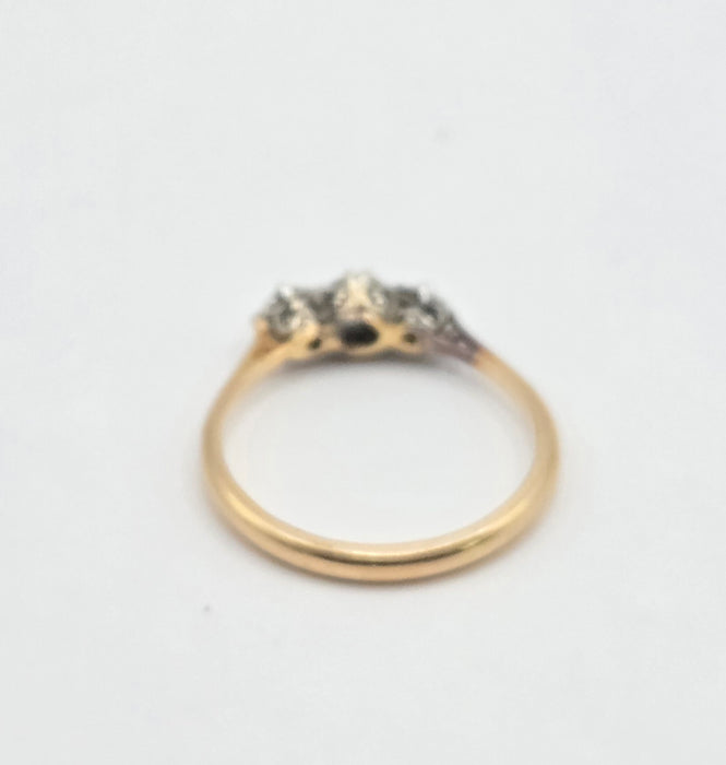 Vintage: 18ct Yellow Gold & Platinum Natural Diamond Trilogy Ring