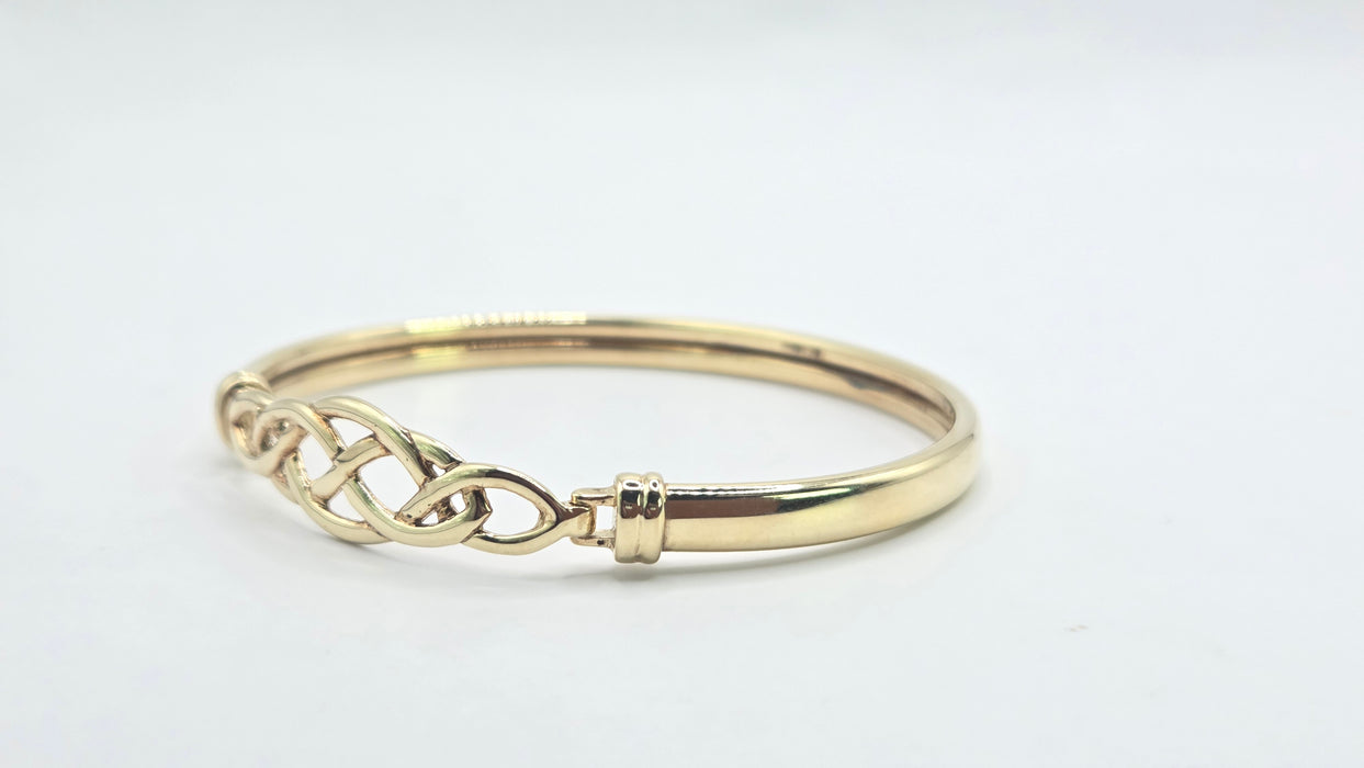 Vintage: 9ct Yellow Gold Celtic Love Bangle