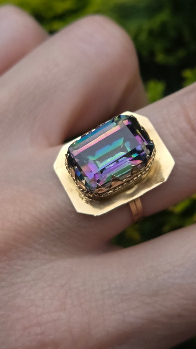 Vintage: 18ct Yellow Gold Mystic Topaz Solitaire Ring — From 1941