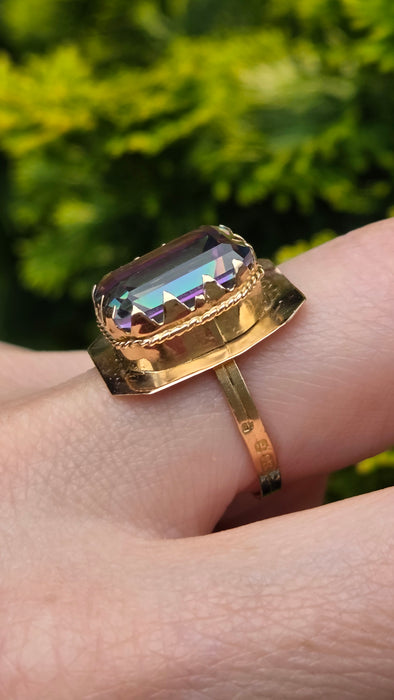 Vintage: 18ct Yellow Gold Mystic Topaz Solitaire Ring — From 1941