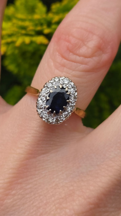 Vintage: 18ct Gold Sapphire [1.09ct] & Diamond [0.36ct] Cluster Ring