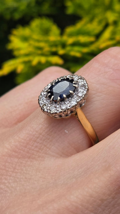 Vintage: 18ct Gold Sapphire [1.09ct] & Diamond [0.36ct] Cluster Ring