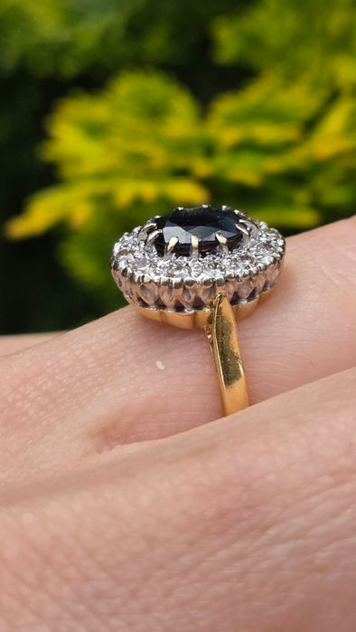 Vintage: 18ct Gold Sapphire [1.09ct] & Diamond [0.36ct] Cluster Ring