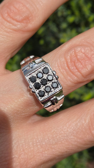 Vintage: 9ct White Gold Black Diamond Geometric Ring