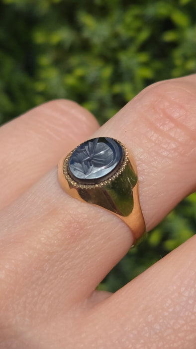 Vintage: 9ct Gold Haematite Roman Centurion Intaglio Signet Ring — From 1978