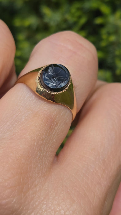 Vintage: 9ct Gold Haematite Roman Centurion Intaglio Signet Ring — From 1978