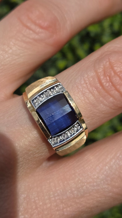 Vintage: 9ct Yellow Gold Blue Sapphire & Diamond Signet Ring