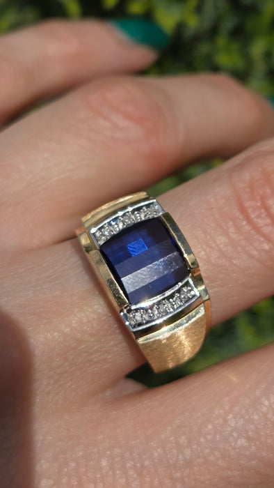 Vintage: 9ct Yellow Gold Blue Sapphire & Diamond Signet Ring