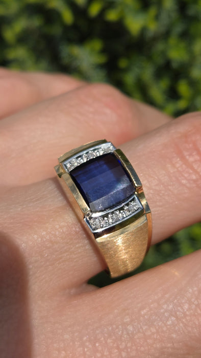 Vintage: 9ct Yellow Gold Blue Sapphire & Diamond Signet Ring