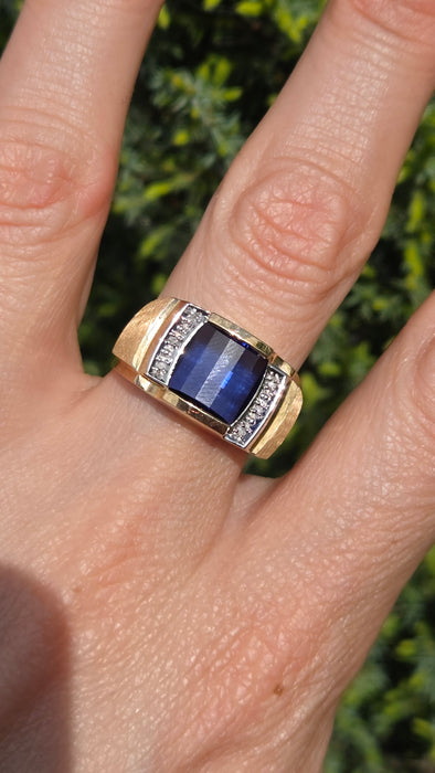 Vintage: 9ct Yellow Gold Blue Sapphire & Diamond Signet Ring