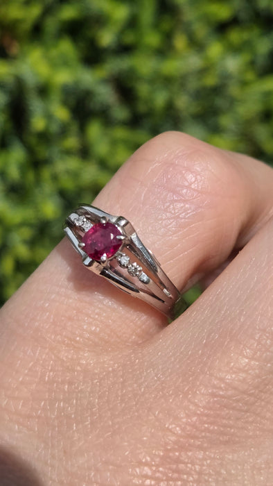Vintage: 18ct White Gold Ruby & Natural Diamond Ring