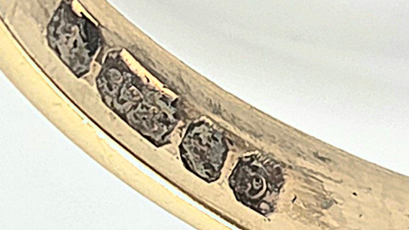 Vintage: 9ct Yellow Gold Tiger's Eye Signet Ring — From 1978