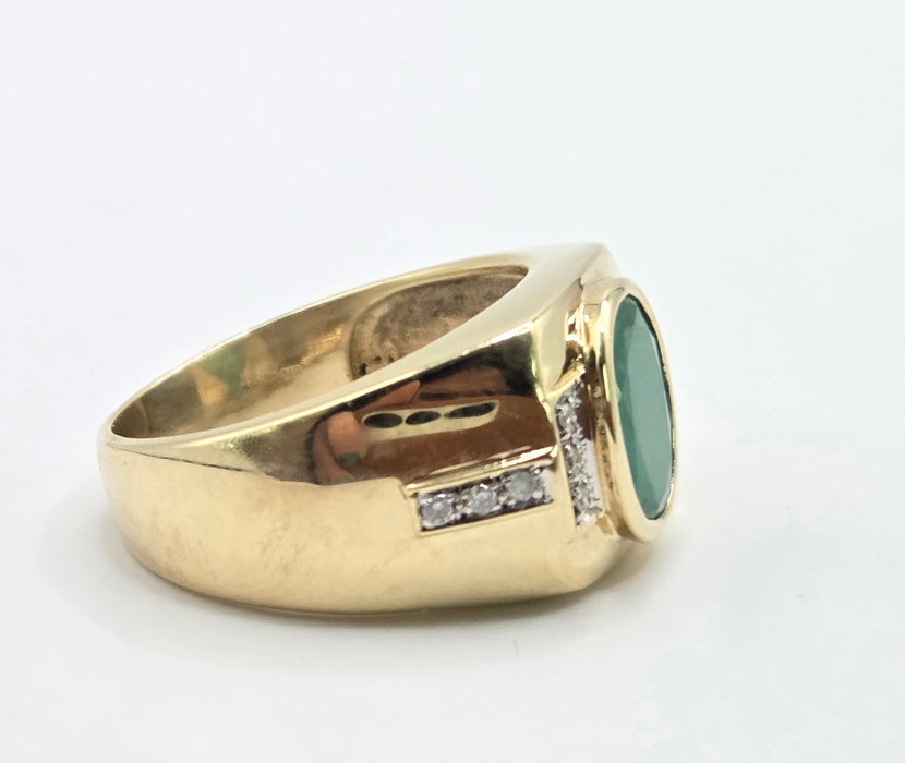 Vintage: 9ct Yellow Gold Emerald & Diamond Signet Ring- A beautiful statement