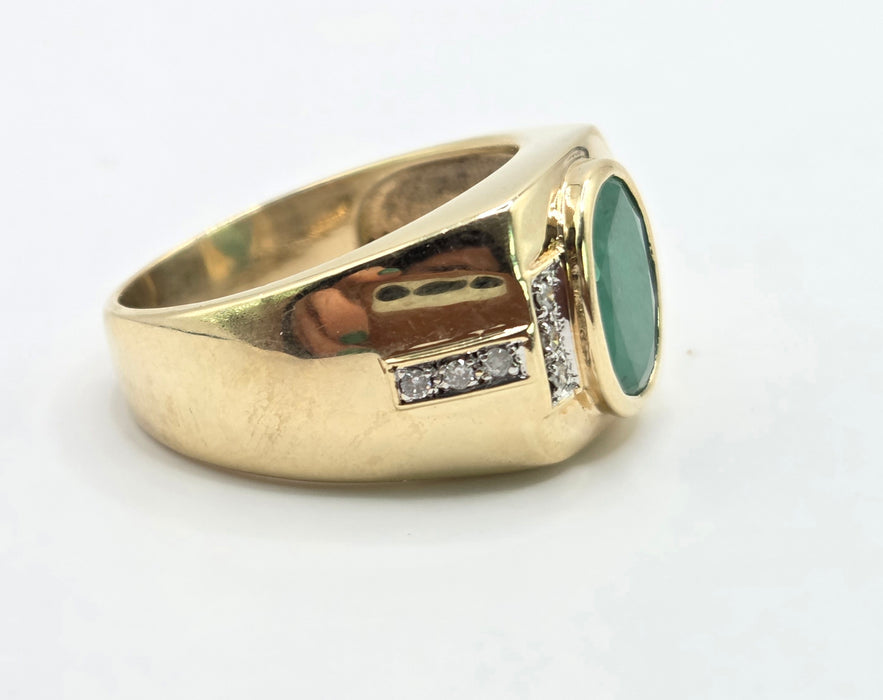 Vintage: 9ct Yellow Gold Emerald & Diamond Signet Ring- A beautiful statement