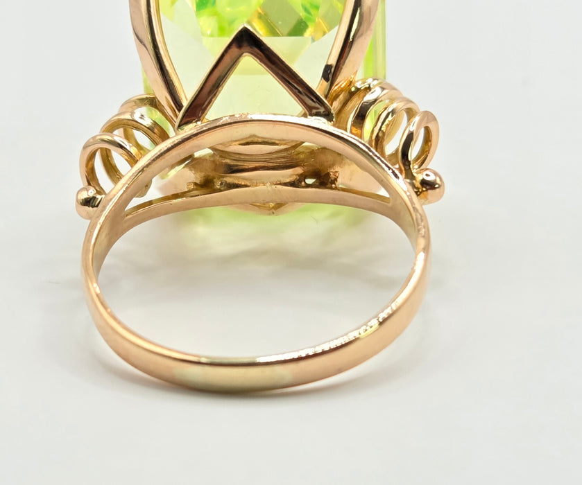 Vintage: 9ct Yellow Gold Green Spinel Statement Ring
