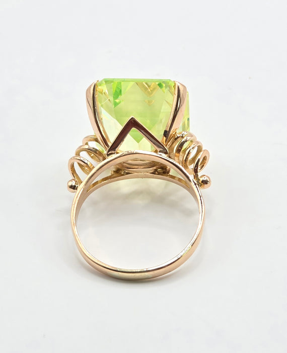 Vintage: 9ct Yellow Gold Green Spinel Statement Ring