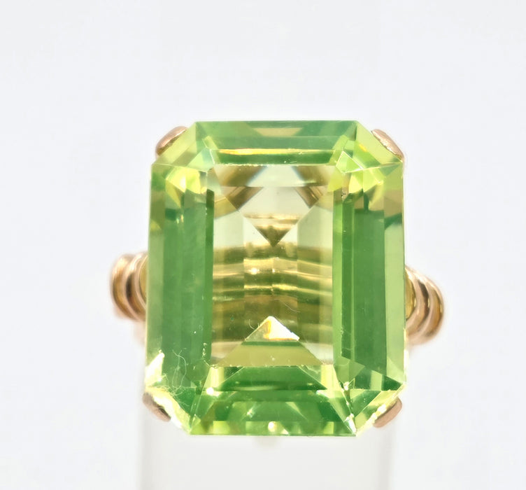 Vintage: 9ct Yellow Gold Green Spinel Statement Ring