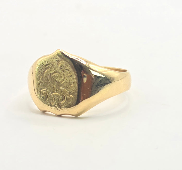 Antique: 18ct Yellow Gold Engraved Signet Ring — From 1918