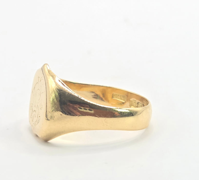 Antique: 18ct Yellow Gold Engraved Signet Ring — From 1918