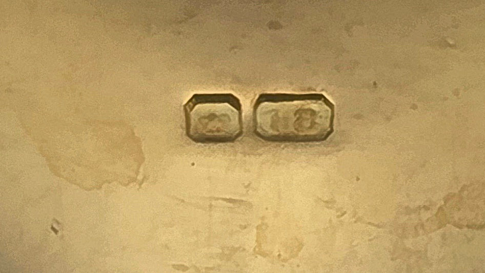 Antique: 18ct Yellow Gold Engraved Signet Ring — From 1918