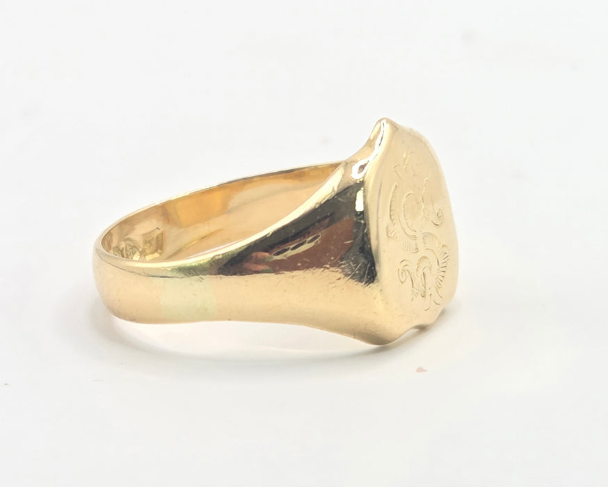 Antique: 18ct Yellow Gold Engraved Signet Ring — From 1918