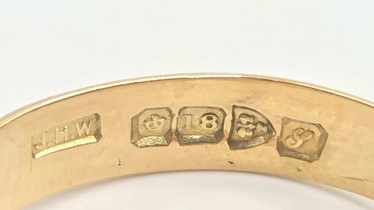 Antique: 18ct Yellow Gold Engraved Signet Ring — From 1918