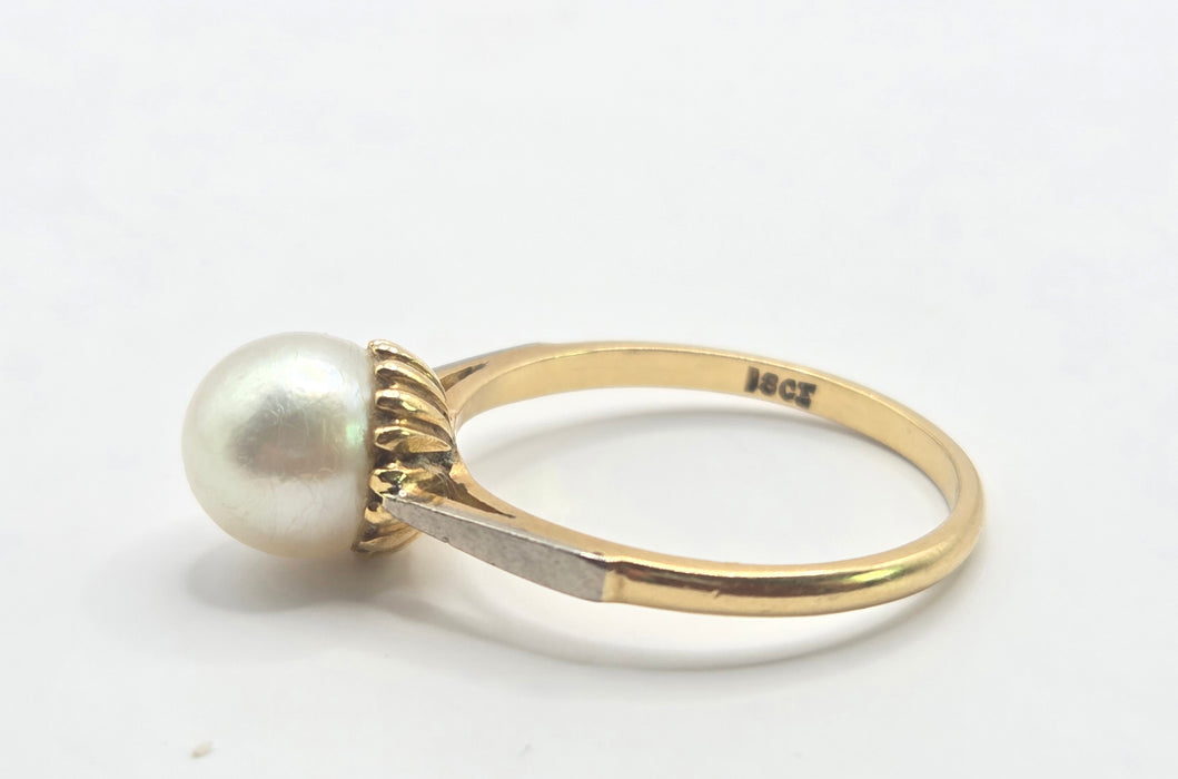 Vintage: 18ct Yellow Gold Cultured Pearl Solitaire Ring