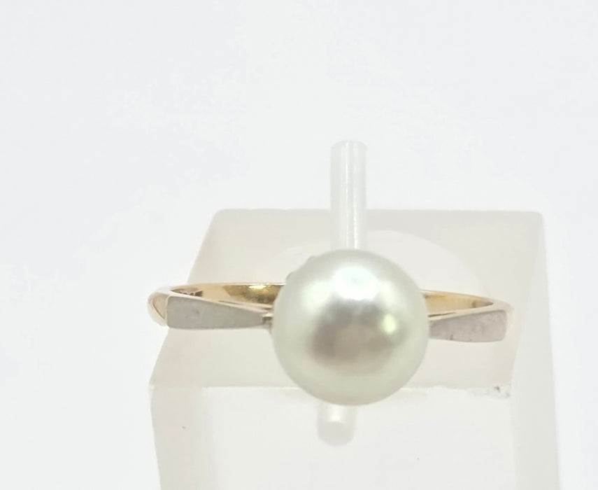 Vintage: 18ct Yellow Gold Cultured Pearl Solitaire Ring