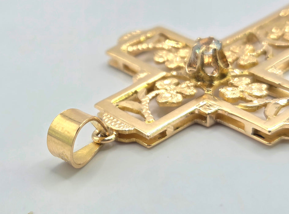 Vintage: 14ct Yellow Gold White Quartz Celtic Shamrock Cross Pendant