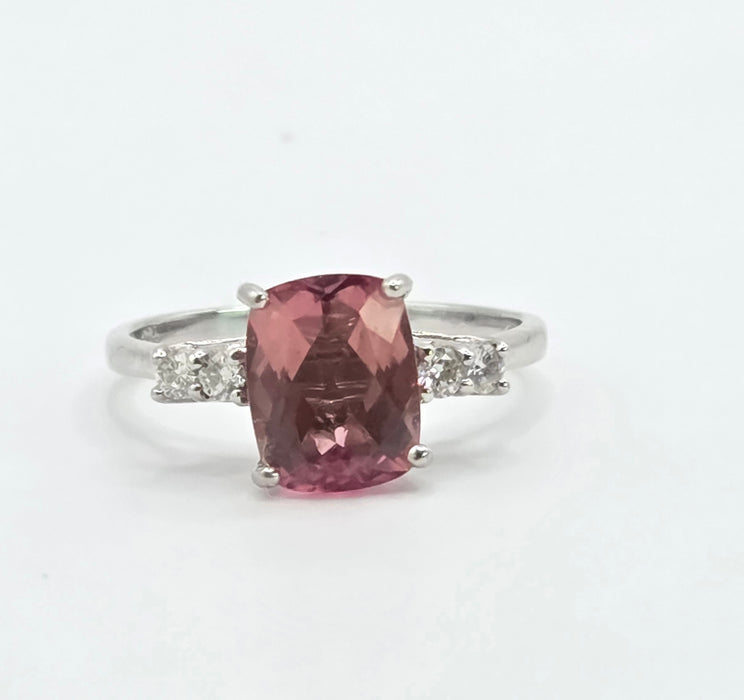 Vintage: 18ct White Gold Pink Tourmaline & Diamond Ring — 2.00ct