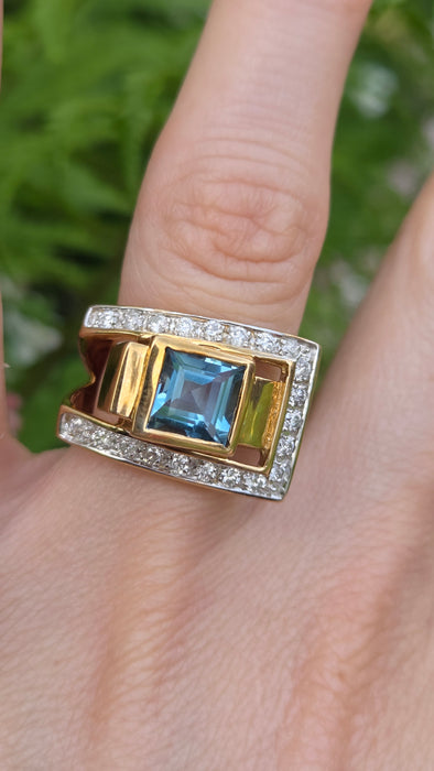 Vintage: 9ct Gold Blue Topaz & Diamond Signet Ring