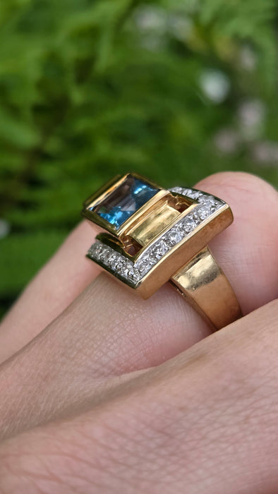Vintage: 9ct Gold Blue Topaz & Diamond Signet Ring