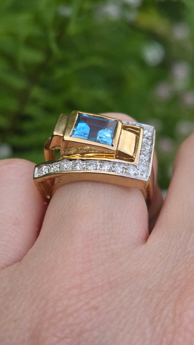 Vintage: 9ct Gold Blue Topaz & Diamond Signet Ring