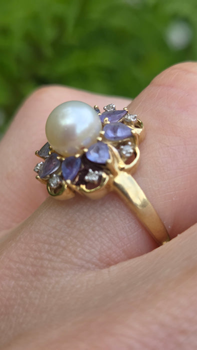 Vintage: 9ct Gold Pearl, Tanzanite & Natural Diamond Flowerhead Cocktail Ring