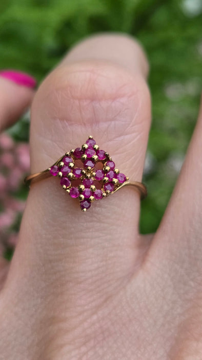 Vintage: 9ct Yellow Gold Ruby Cluster Ring