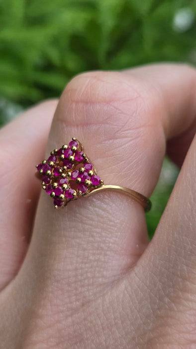 Vintage: 9ct Yellow Gold Ruby Cluster Ring