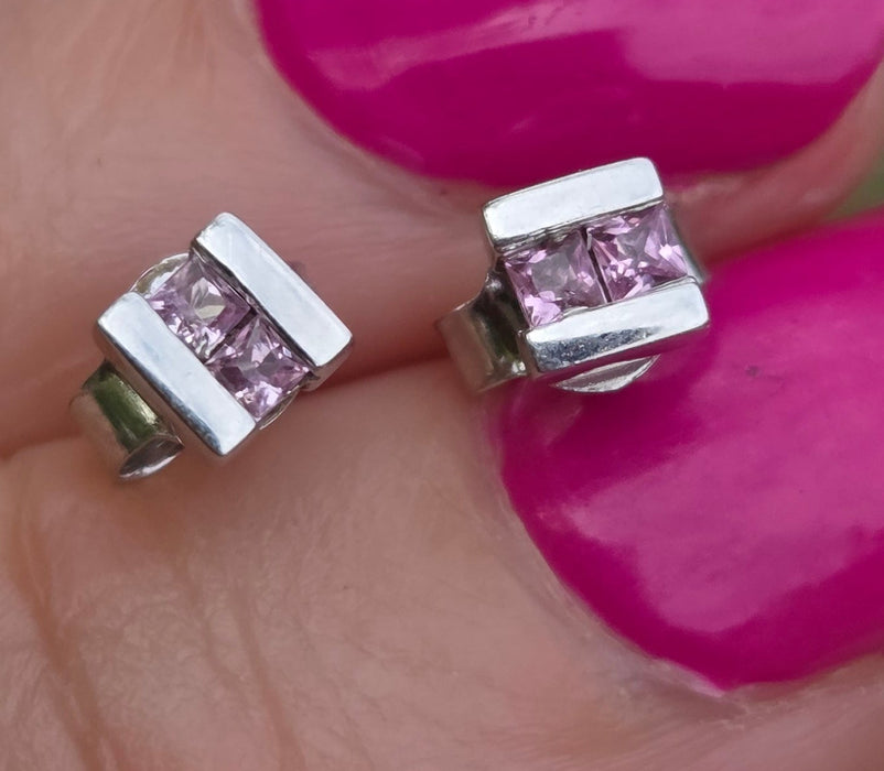 Vintage: 9ct White Gold Pink Sapphire Stud Earrings