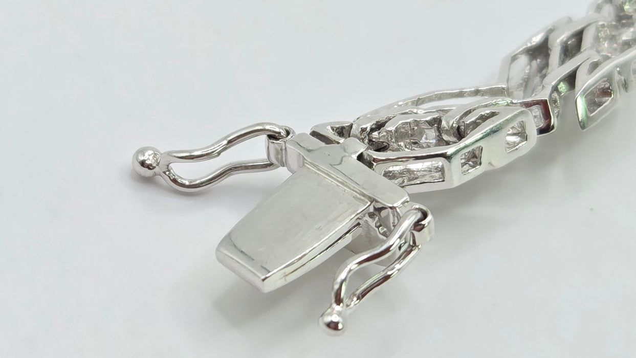 Vintage: 9ct White Gold Diamond Chevron Bracelet