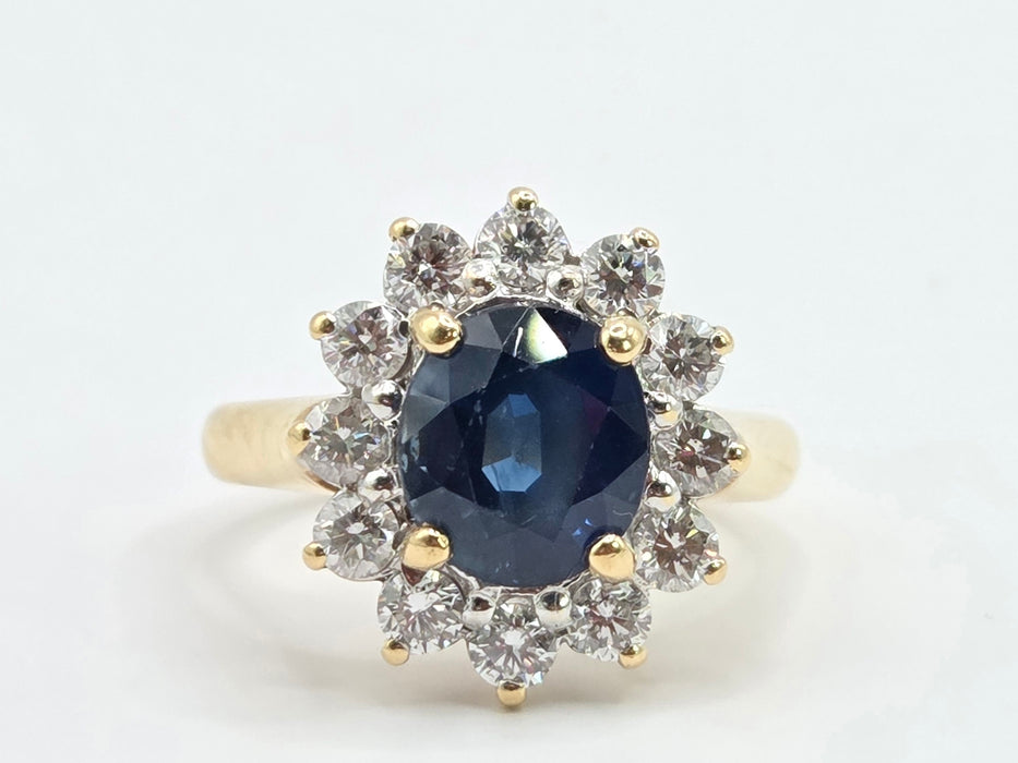Vintage: 18ct Yellow Gold Sapphire & Diamond Cluster Ring — 3.30ct Sapphire / 1.20ct Diamonds