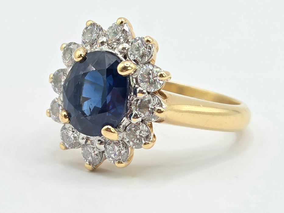 Vintage: 18ct Yellow Gold Sapphire & Diamond Cluster Ring — 3.30ct Sapphire / 1.20ct Diamonds