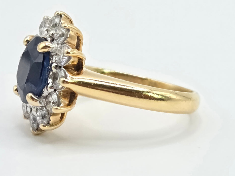Vintage: 18ct Yellow Gold Sapphire & Diamond Cluster Ring — 3.30ct Sapphire / 1.20ct Diamonds