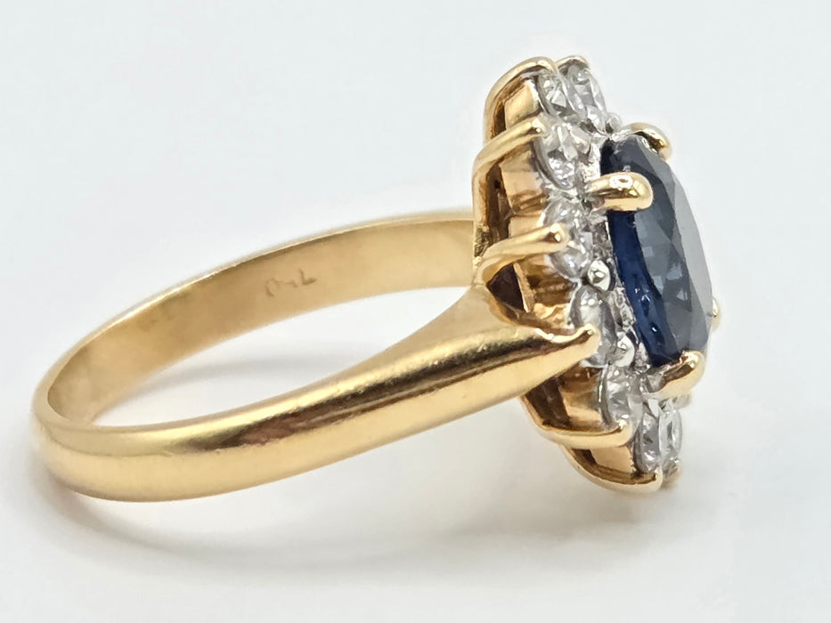 Vintage: 18ct Yellow Gold Sapphire & Diamond Cluster Ring — 3.30ct Sapphire / 1.20ct Diamonds